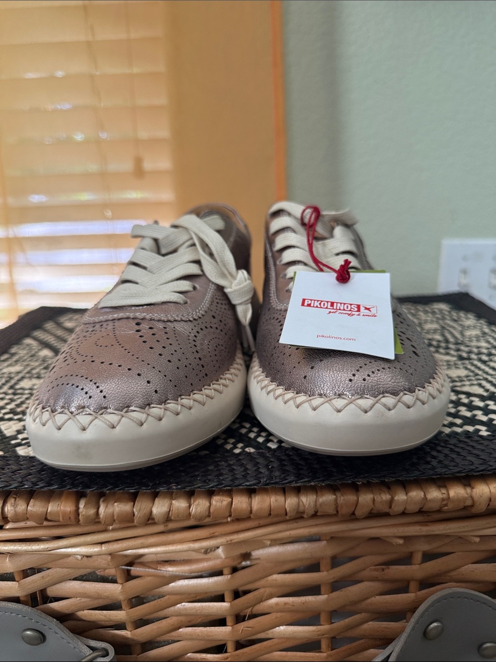 Pikolinos Mesina Perforated Leather Sneakers,Women’s 41. NWT